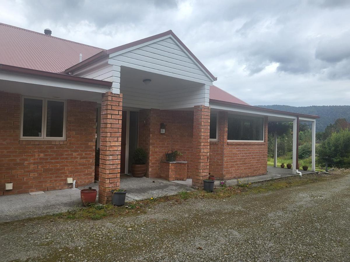 Misty Peaks Guesthouse Fox Glacier Exterior photo